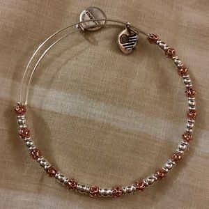 Multi color adjustable bracelet